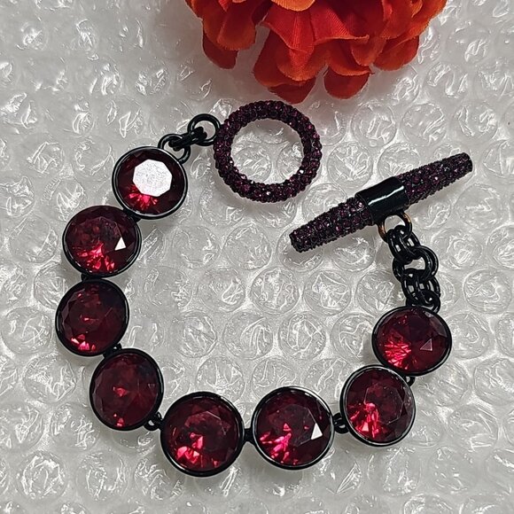 Juicy Couture round dark Red Crystal Pave Rhinestone 7" Toggle Bracelet - Picture 1 of 6